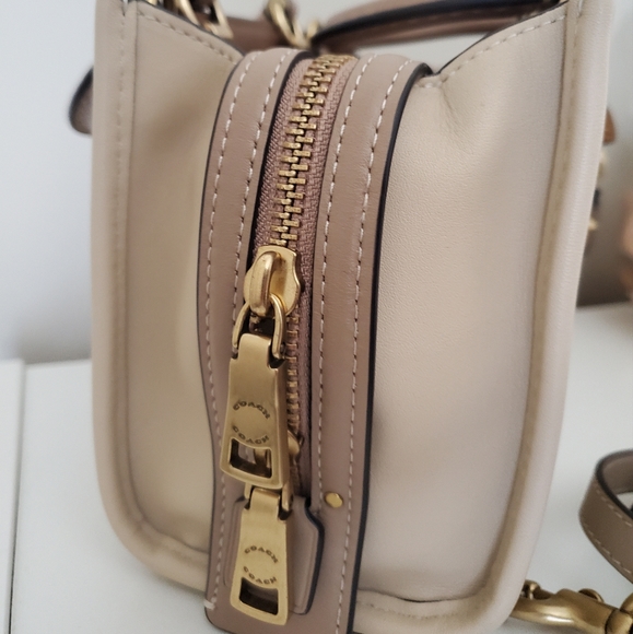 Sold!!Rare Coach rogue 17 Ivory multi color - Picture 4 of 10